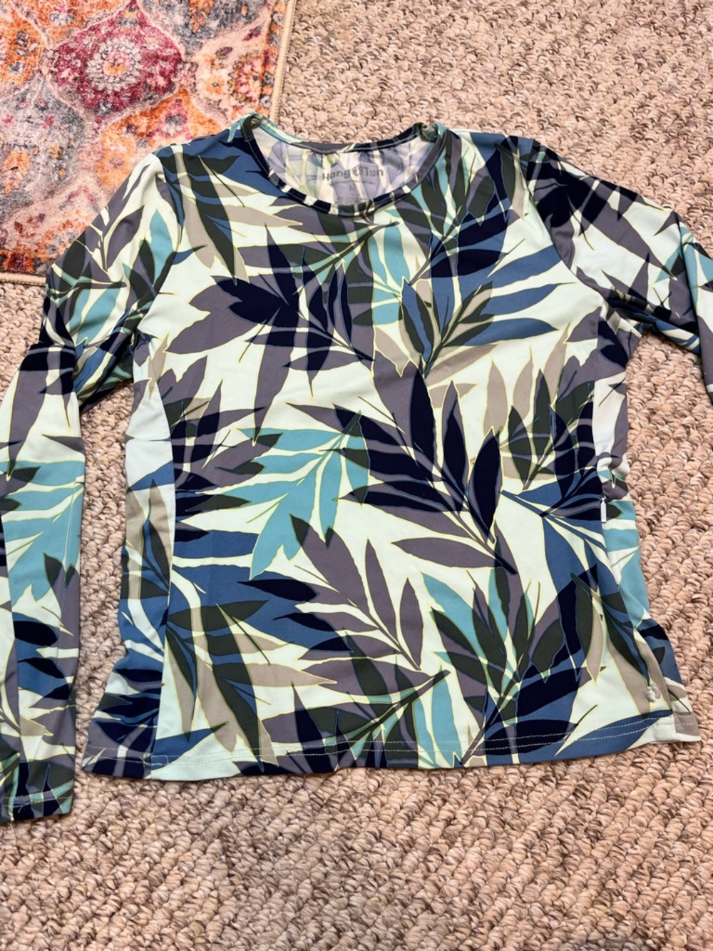 Women's SPF 50 Long-Sleeve Leaf Print Top in Blue Beachwear Hang Ten size MEDIUM - Picture 9 of 10